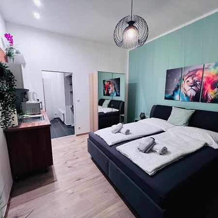 Neu Renovierte Unterkunft Viena Exterior foto