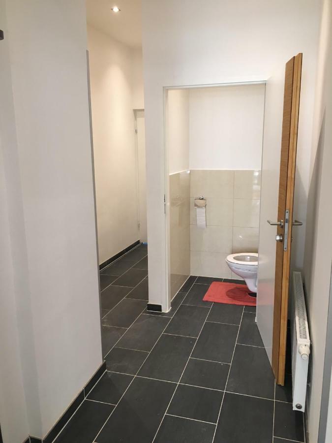 Neu Renovierte Unterkunft Viena Exterior foto