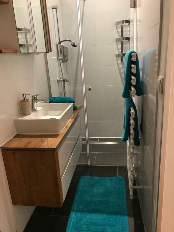 Neu Renovierte Unterkunft Viena Exterior foto